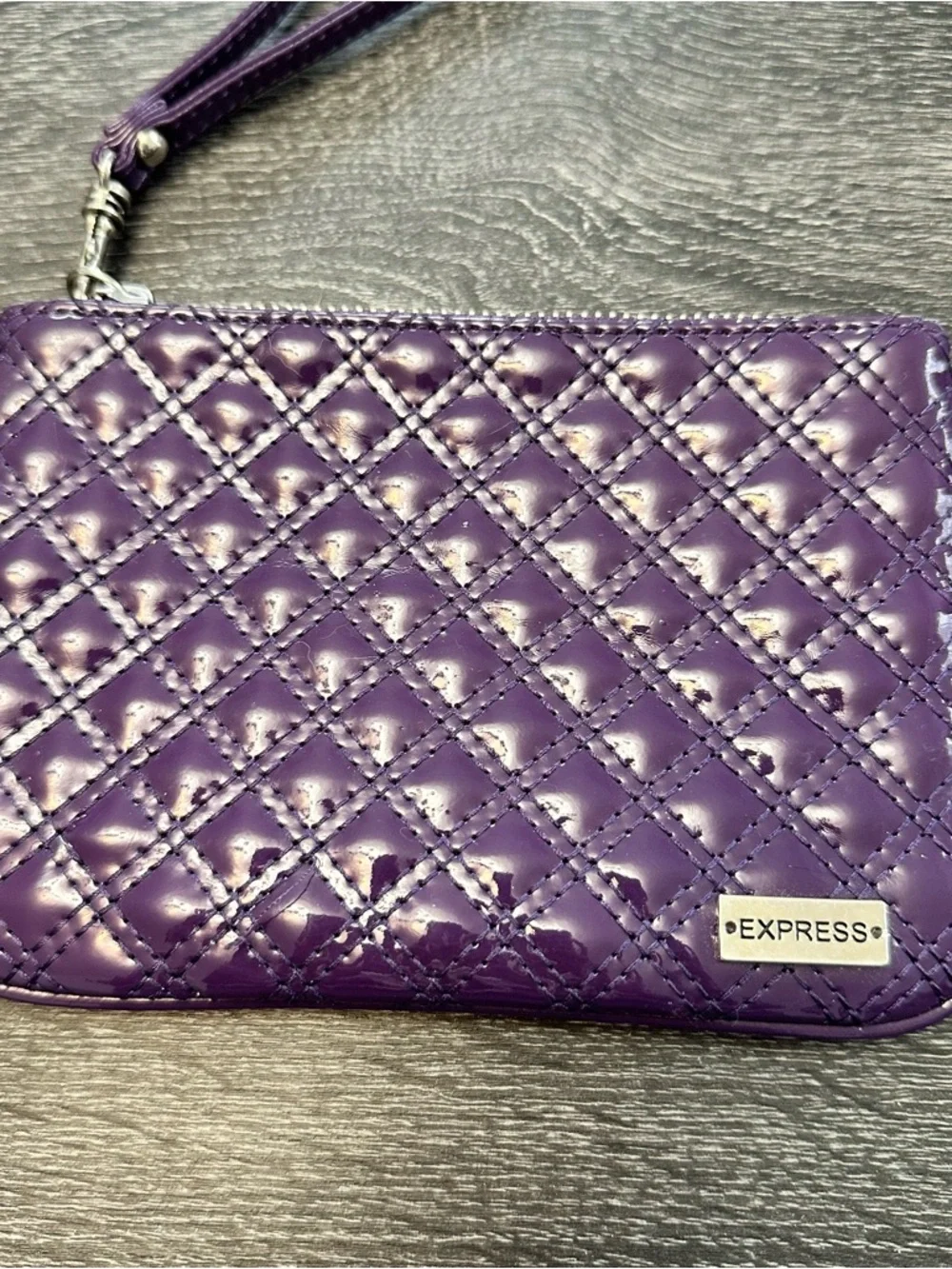 Women’s Express purple wristlet‎